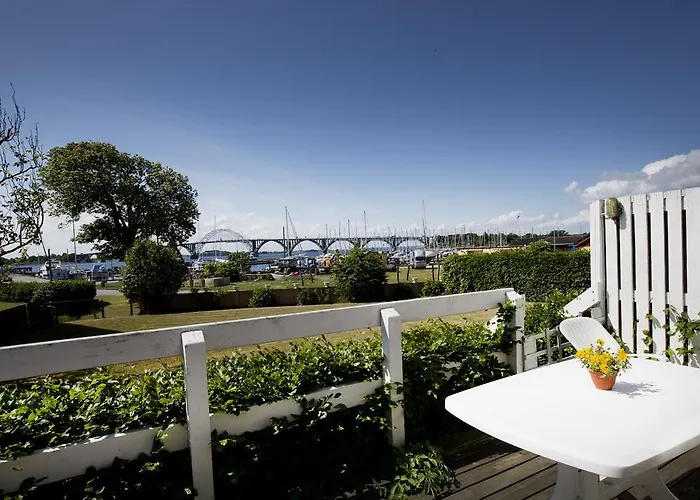 Lägenhet Feriecentret Osterso Faergegard *